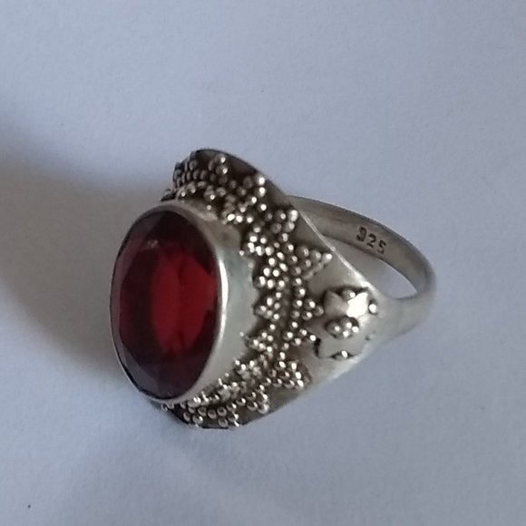 Red Garnet Silver Ring - Picture 2 of 5